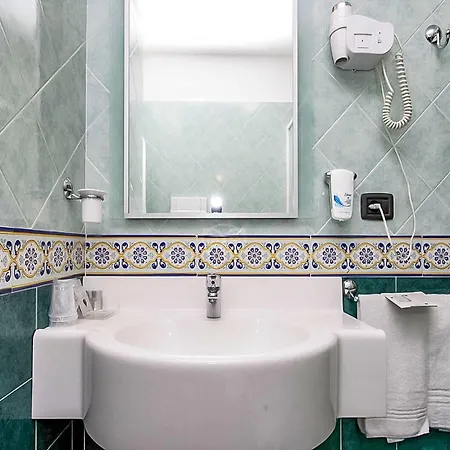 Hotel Western La Conchiglia 4*