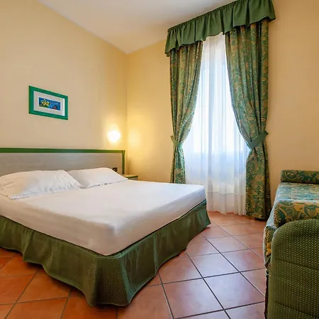 Hotel Western La Conchiglia 4*