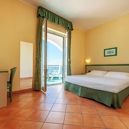 Western La Conchiglia Hotel 4*